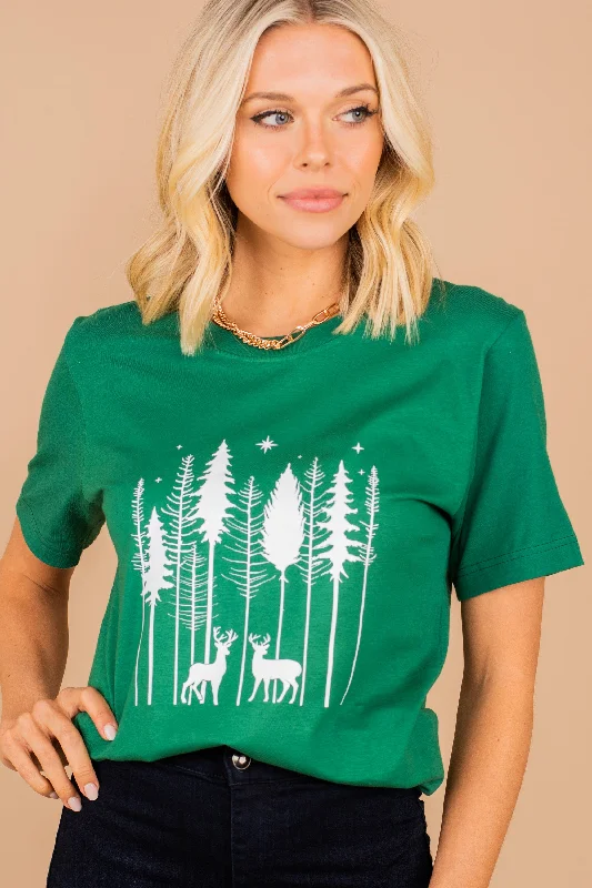 Women's Yoga ShortsWinter Wonderland Evergreen Graphic Tee